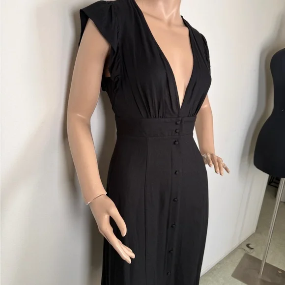 Elegant Black Women's ruffle sleeve Dress - Picture 3 of 4